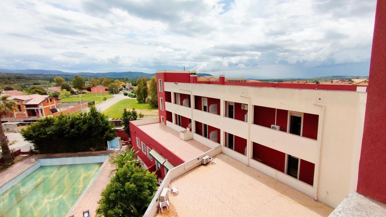 Hotel Mater Mediterranea Senorbi Extérieur photo